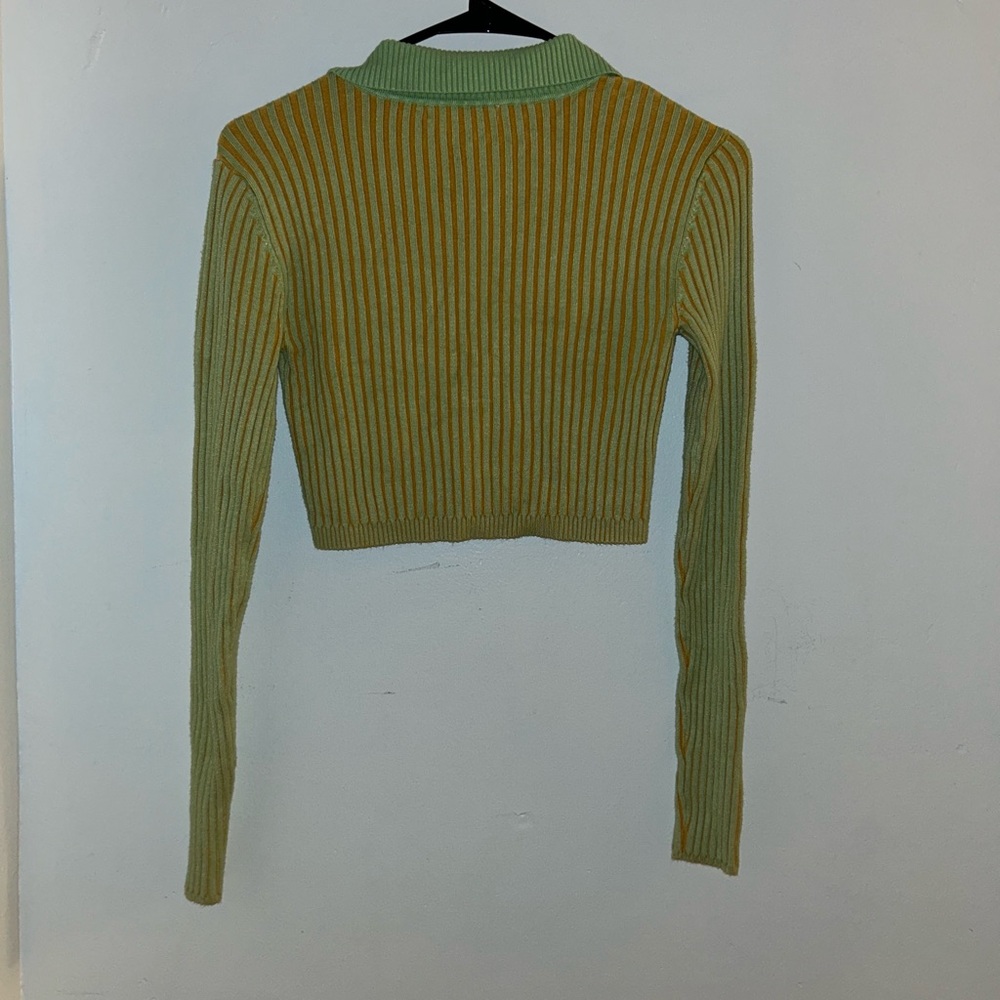 437 Ribbed Collard Cropped Sweater Size Small - Picture 4 of 4